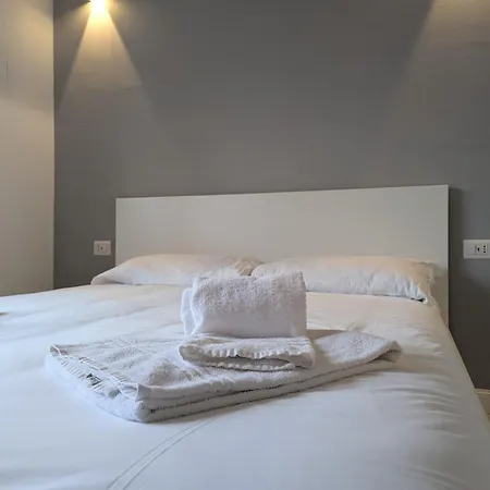 Design Navigli - Fast To Duomo & Airport