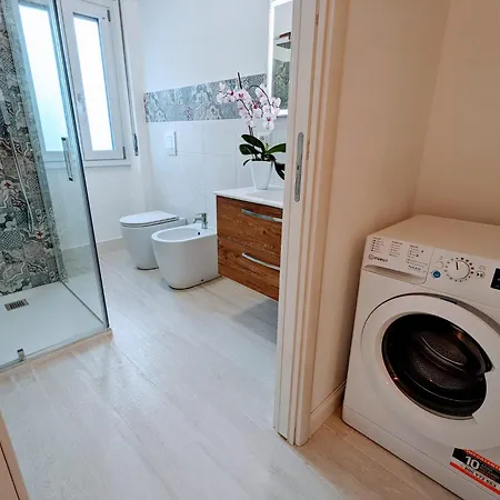 Design Navigli - Fast To Duomo & Airport Apartment